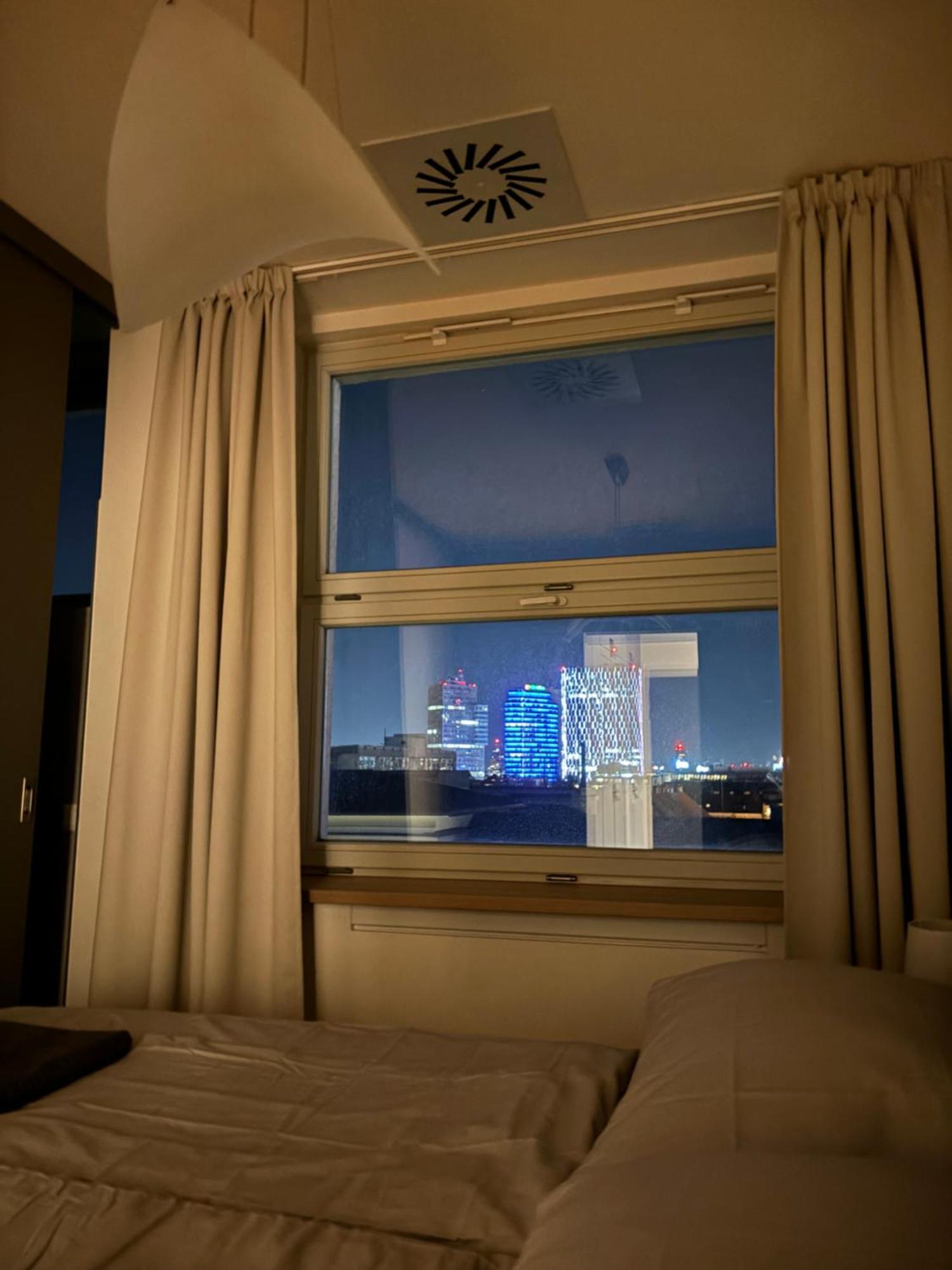 Main City Center - Luxury - Free Parking - City View Bratislava Luaran gambar